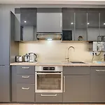 144 Suite Bruno, Superb APT, 3 BDR, Paris